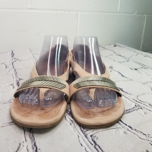 Kennel & Schmenger blush pink silver beaded open toe thong flats - Picture 10 of 14